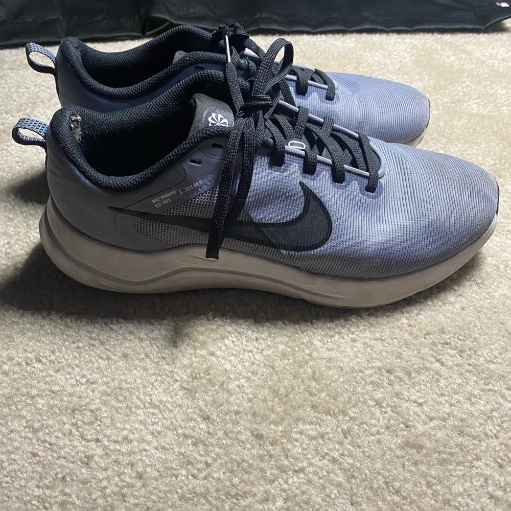 Nike Men's Black and Gray Sneakers